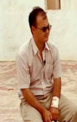 Mes sincères condoléances à la famille Benhakeia suite au décès de son fils le chercheur et le militant amazigh Prof. Hassan BENHAKEIA.
Que son âme repose en paix.