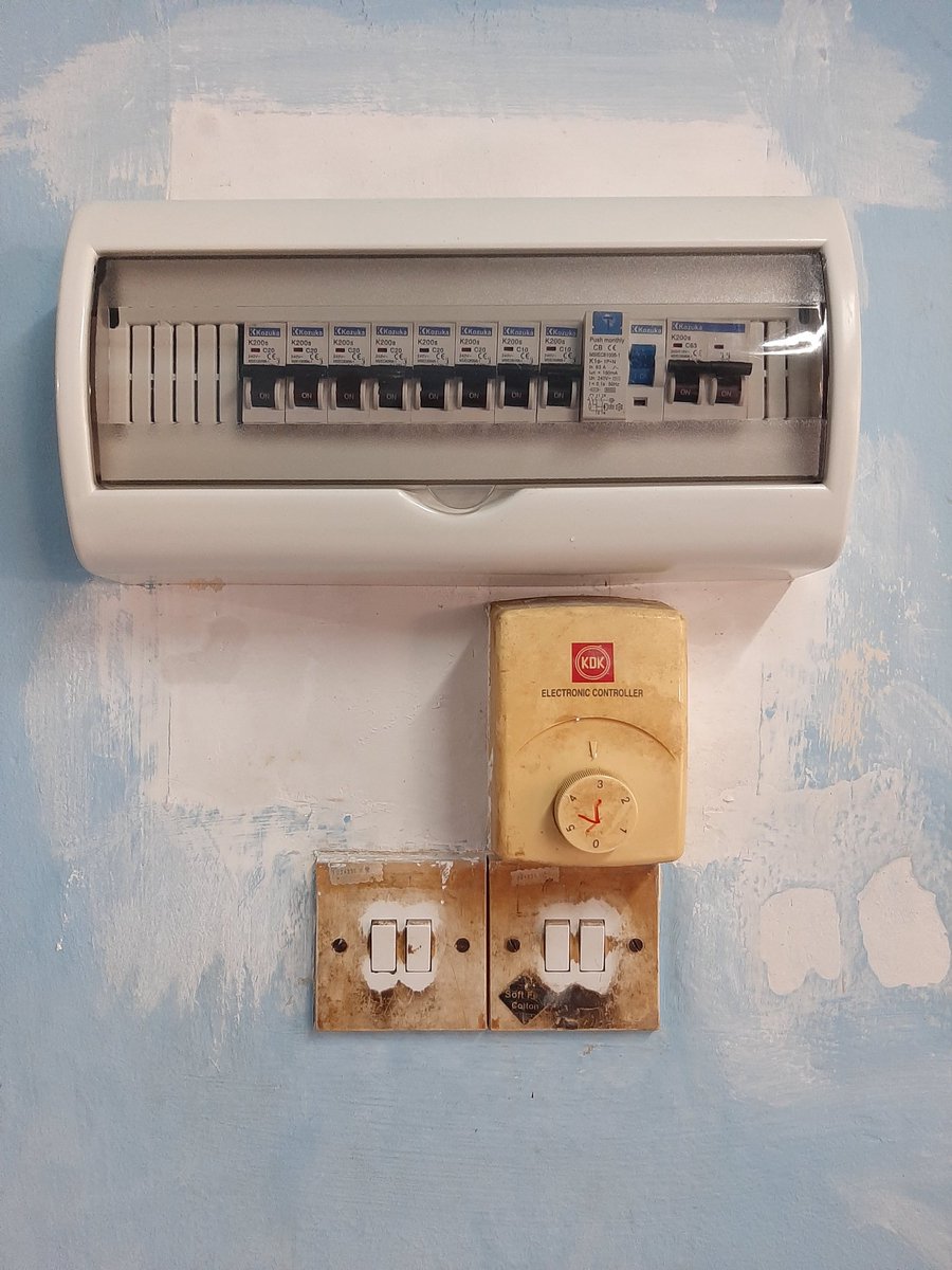 shahirderlin's tweet photo. Kerja Kerja Menukar DB Lama Ke DB Baru..  Hubungi Saya Dengan Kadar Segera Dengan Mengadakan Temu Janji Terus Ke Kediaman Anda.. Tiada Sebarang Charge Akan Di Kenakan.. 
Siap Sepenuhnya Done ✔️
Lokasi : Bercham Ipoh 怡保 PERAK POWER 

https://t.co/tQYIqAVQoj https://t.co/CbCJDmKnxq