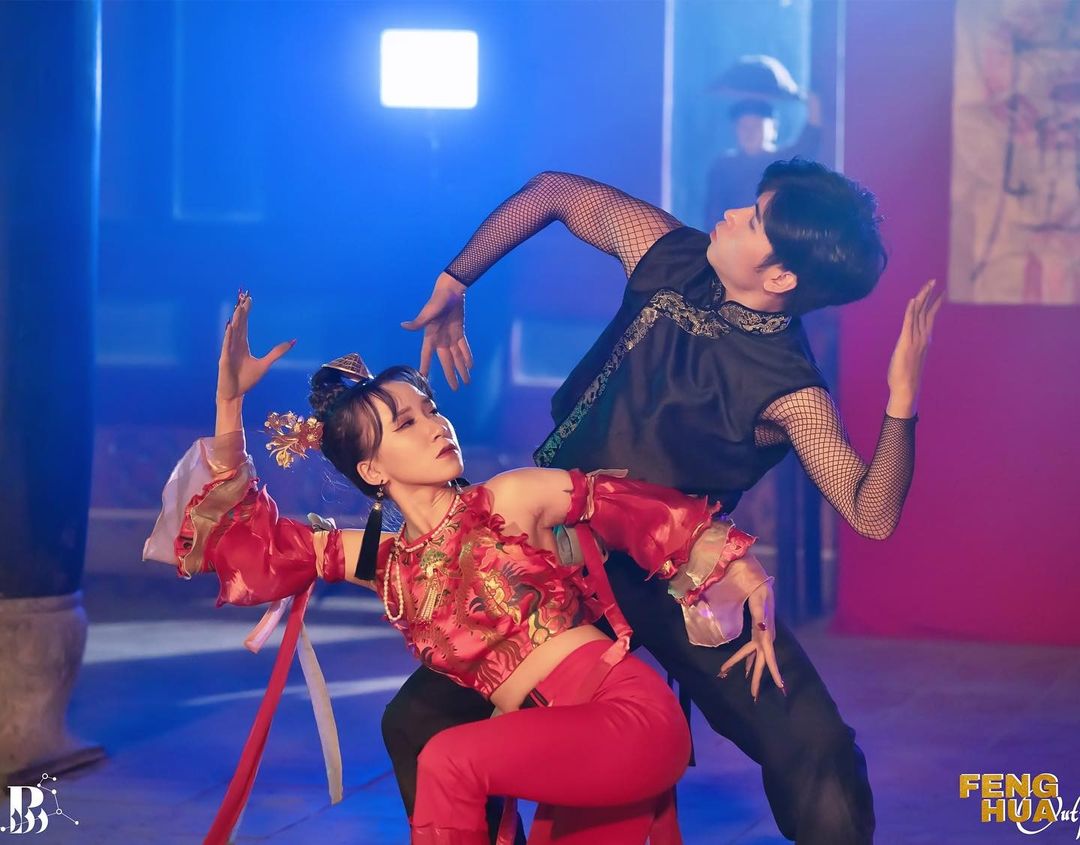 all_about_bwild's tweet photo. [SPECIAL PHOTOS] GIEO QUẺ - HOÀNG THUỲ LINH &amp; ĐEN DANCE BY B-WILD 

📹 : https://t.co/pBg47E0Qmj 

#bwild #gieoque #hoangthuylinh #den https://t.co/fGYWRrk0tu