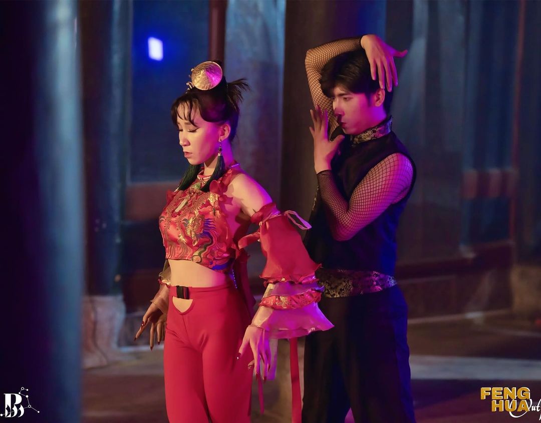 all_about_bwild's tweet photo. [SPECIAL PHOTOS] GIEO QUẺ - HOÀNG THUỲ LINH &amp; ĐEN DANCE BY B-WILD 

📹 : https://t.co/pBg47E0Qmj 

#bwild #gieoque #hoangthuylinh #den https://t.co/fGYWRrk0tu