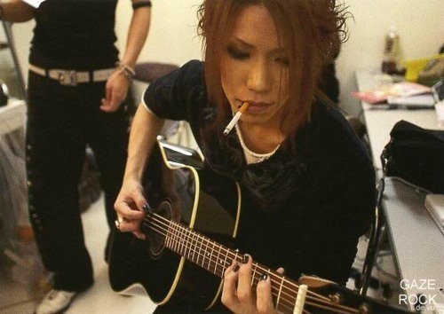 Harukigaze's tweet photo. Unique in your way of being and showing your feelings and emotions #HappyBDayAoi 💙💙💝💝 https://t.co/fay7UG4zkO