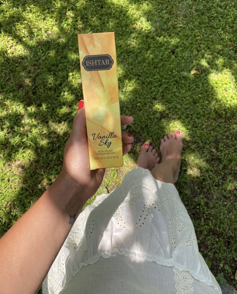 Comimparok's tweet photo. Summertime, and the livin' is easy ☀️ #bodysplash #summer #fragrance #parfum #aroma #ishtar #vanillasky https://t.co/zwqeA55Kl2