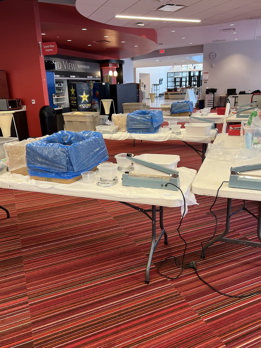 hjpries's tweet image. Meal packaging event today! Meals from the Heartland for MLK Week of Service! All this boxes will be filled!