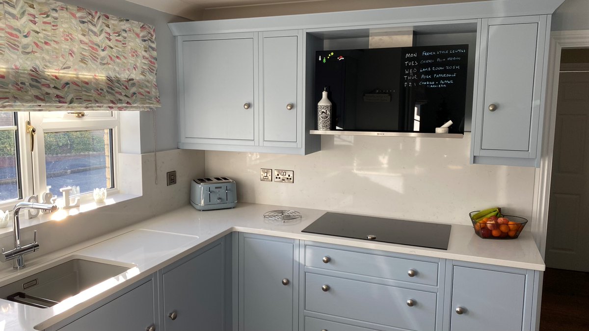 Huws_Gray's tweet photo. Check out this incredible kitchen revamp from our @Home showroom colleagues, who completely transformed a customer’s kitchen into the one of their dreams! 

For help and advice on your kitchen or bathroom transformation, book an appointment by visiting: https://t.co/CxPAfdSiJ4 https://t.co/6q1G5Ck6yM