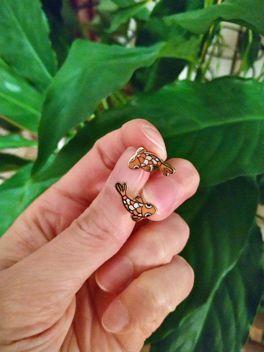 arucarrd's tweet photo. NEW merch fipsh earrings 😭😭 
will be in stock in the middle of february 🎏 https://t.co/VXXRo53O4n