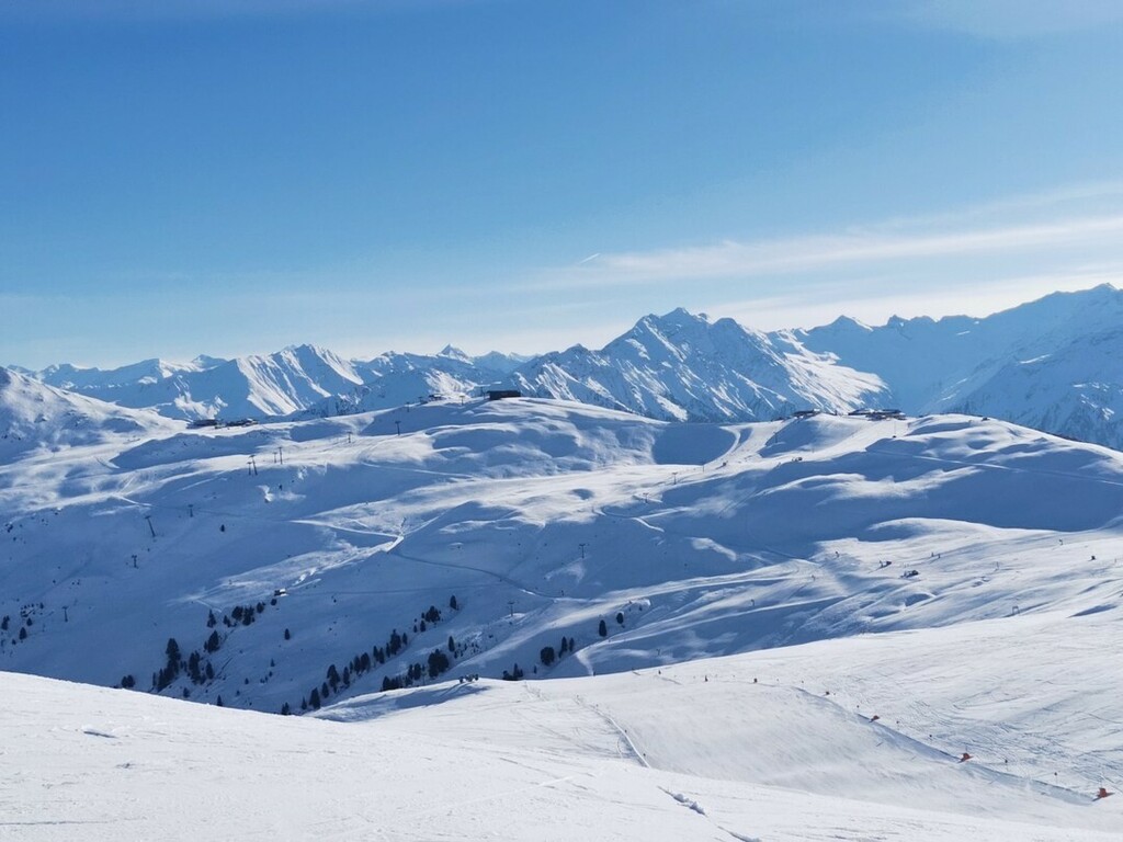 𝑬𝑰𝑵 𝑺𝑲𝑰𝑻𝑨𝑮 𝑰𝑵 𝑾𝑬𝑰𝑺𝑺 𝑼𝑵𝑫 𝑩𝑳𝑨𝑼 ⛷👌☀

#wildkogelarena #neukirchen #bramberg #skifahren #skiing #winterliebe #winterlove #urlaub #holiday #salzburgerland #visitaustria #visitwildkogel