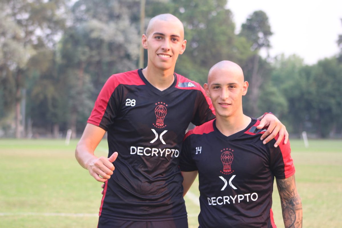 #Huracán 🎈¡Bienvenidos a su primera pretemporada!

✂️👨🏻‍🦲👨🏻‍🦲 Mauro Villar y Santiago Luján 

#VamosGlobo 💪🏻