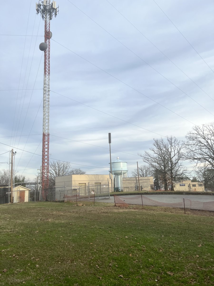 uofa_cveg's tweet photo. Clean water is stored for later distribution in facilities just like this one. Civil engineers make sure a city’s water is clean and safe for the community. #CVEG #civilengineering #collegestudent #college #studentlife #collegelife #gohogs #GOCivilEng #UARK #UARKCVEG https://t.co/AlHFQBcKF6