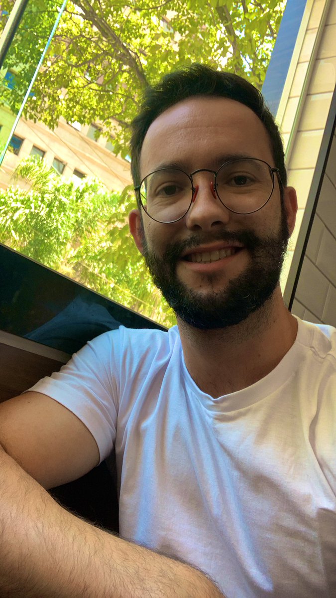 Aguardando o almoço e pensando em quem será a … 😈