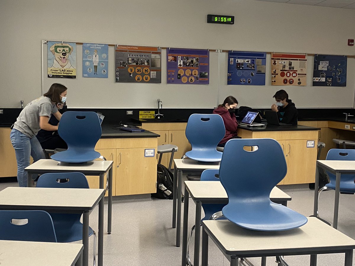 samoengineering's tweet photo. PLTW is hard at work on our capstone projects. We are currently in the deigning phase by making hand drawn sketches and 3D models. We hope to get our prototypes built ASAP. #PLTWCLASSOF2022 #samohiengineering #goteamgo https://t.co/MToYAS8Tr3