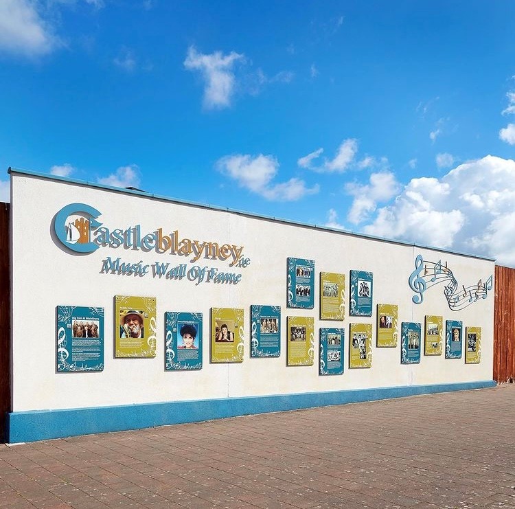 MonaghanTourism's tweet photo. #Castleblayney's proud musical heritage boasts showband era &amp; Eurovision superstars, and the legendary Big Tom ✨🎼

@DiscoverIreland @ancienteastIRL @castleblayneyie 
#monaghanbucketlist #monaghanmust #mymonaghan #makeabreakformonaghan #keepdiscovering #fillyourheartwithireland https://t.co/Bcxa5kLjaL
