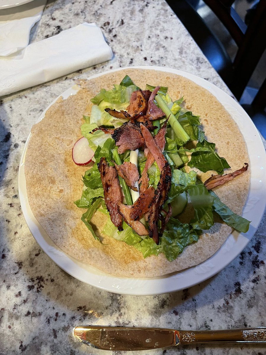 vartenin's tweet photo. Ham, radish, cherry tomatoes, cucumbers, green onions and lettuce in whole wheat wrap. #breakfast https://t.co/CjLD3XbFYd