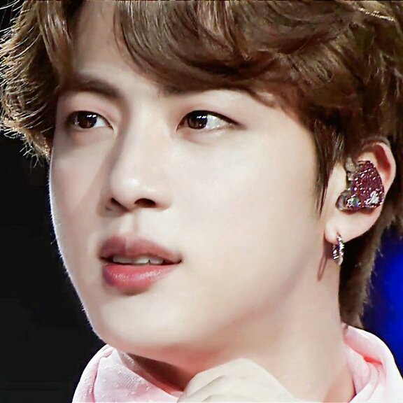 dailyjinpouts's tweet photo. IF ANYONE SEE THIS, YOU'RE OBLIGED TO REPLY/RT WITH THE KEYWORDS:

Thank You Jin
700 days with Moon

#700DaysWithMoon
#문_700일_축하해 https://t.co/eIN9Wy3FhB