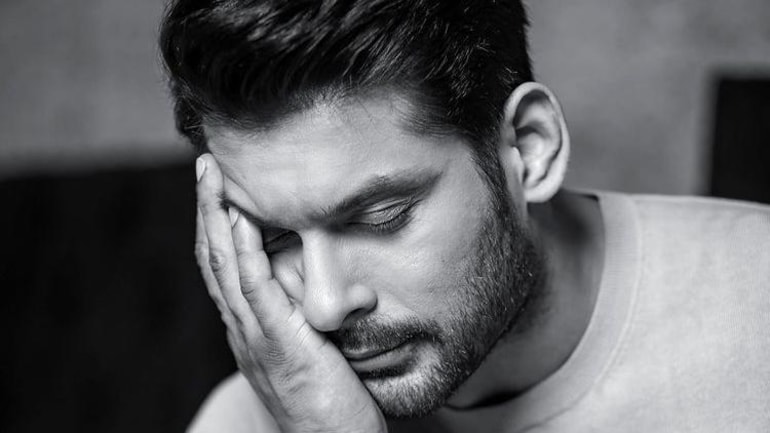 DrNikhilShivha3's tweet photo. He is a biggest star today &amp; yesterday, weather you love him or hate him you will always miss him . This is his lagacy he made and earned.
People cry&amp;smile while remembering him, I don't see this kind of aura which he created with his dedication and hard work .
@sidharth_shukla🙏 https://t.co/3c7W6yfMSY