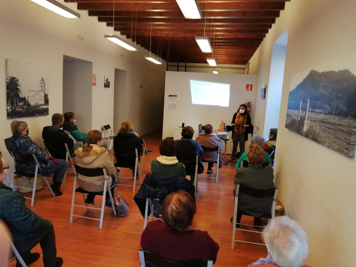 imasmallorca's tweet photo. 🧠La salut mental és un pilar bàsic per mantenir-se actiu i autònom
☺️Saber gestionar les emocions millora la qualitat de vida i guia cap a un envelliment saludable
👉Nova xerrada de l'#EVIF a #Petra sobre #gestioemocional per a #gentgran dins el #PlaReactivat del @ConselldeMca https://t.co/BBT03zGPoT