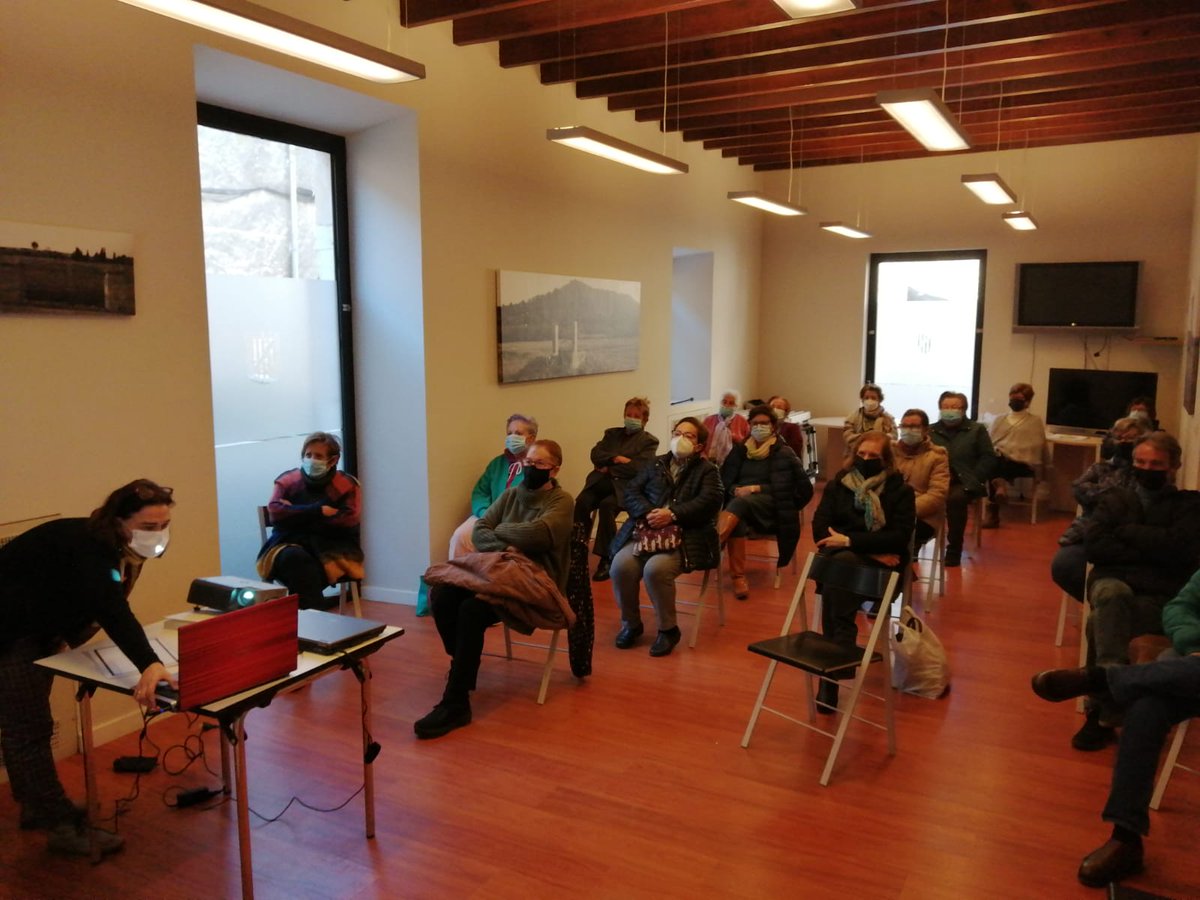 imasmallorca's tweet photo. 🧠La salut mental és un pilar bàsic per mantenir-se actiu i autònom
☺️Saber gestionar les emocions millora la qualitat de vida i guia cap a un envelliment saludable
👉Nova xerrada de l'#EVIF a #Petra sobre #gestioemocional per a #gentgran dins el #PlaReactivat del @ConselldeMca https://t.co/BBT03zGPoT