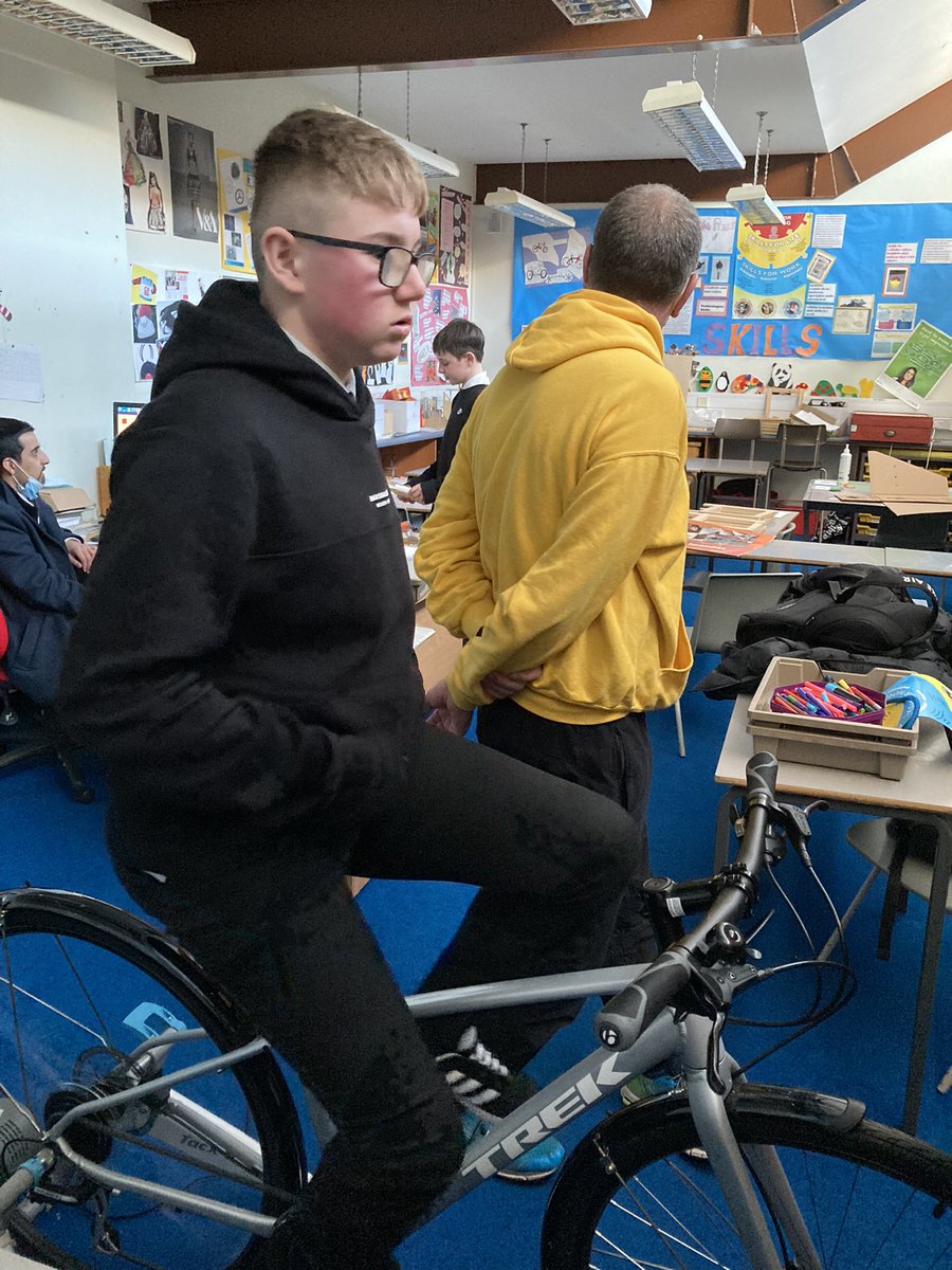 BraeviewG's tweet photo. Bike mechanics & speedway 500m sprint on zwift #sprinters #fastlegs @BraeviewAcademy @Braeview_PE https://t.co/lyaqfHzepq