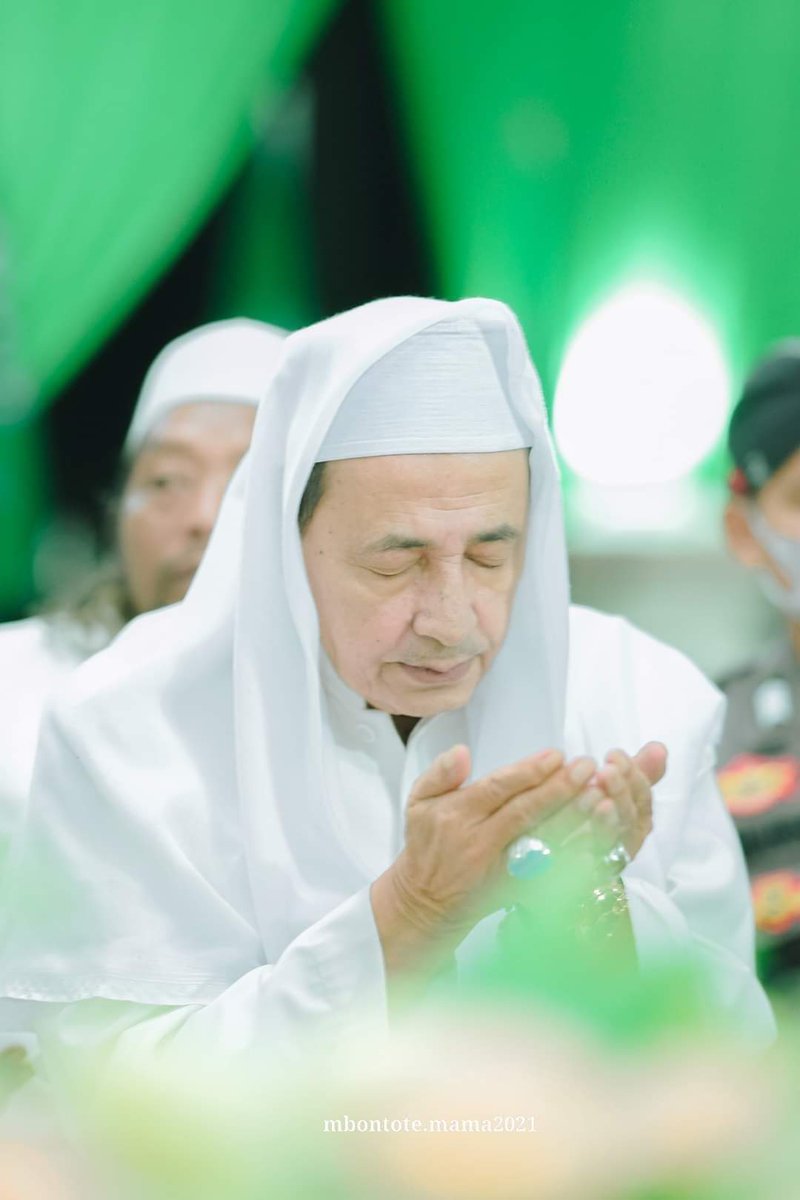 Mohon do'anya untuk Maulanal Habib Luthfi bin Ali bin Hasyim bin Yahya, yang saat ini lagi kurang sehat.

Semoga Allah angkat segala penyakitnya, bisirril Faatihah, Aamiin.

#GenerasiMudaNU