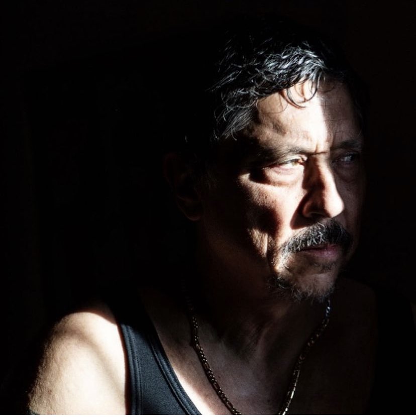 carlosbardem's tweet photo. Y otra vez la sombra, lo oscuro, lo violento, lo animal, como herramienta, cincel y andamiaje de un personaje. 
La experiencia de “ser” todo lo que te espanta.
¡Gracias #OlivierMarchal por este viaje que ha sido #ovds!
¡Y gracias @MarionJeanMari3 por estas fotos maravillosas! https://t.co/IpAdaTzV39