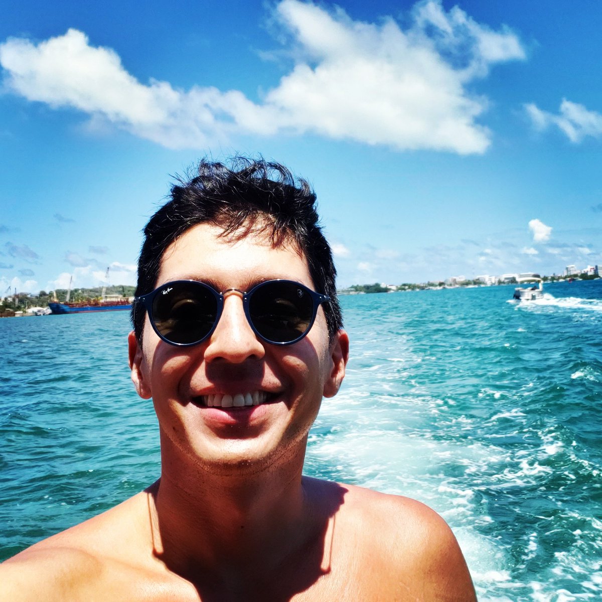 idtorop's tweet photo. #NuevaFotoDePerfil https://t.co/oXnCvz243l