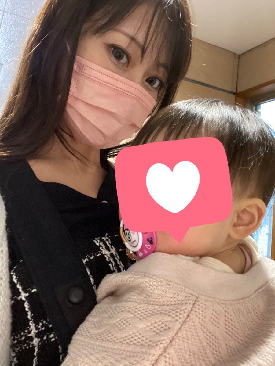 mayuyu29's tweet photo. 気づけばママ10ヶ月🍼
よちよち歩きが可愛いのよ。
子ども産まれてから無加工バンザイ🙌 https://t.co/UOSqQ83RNZ