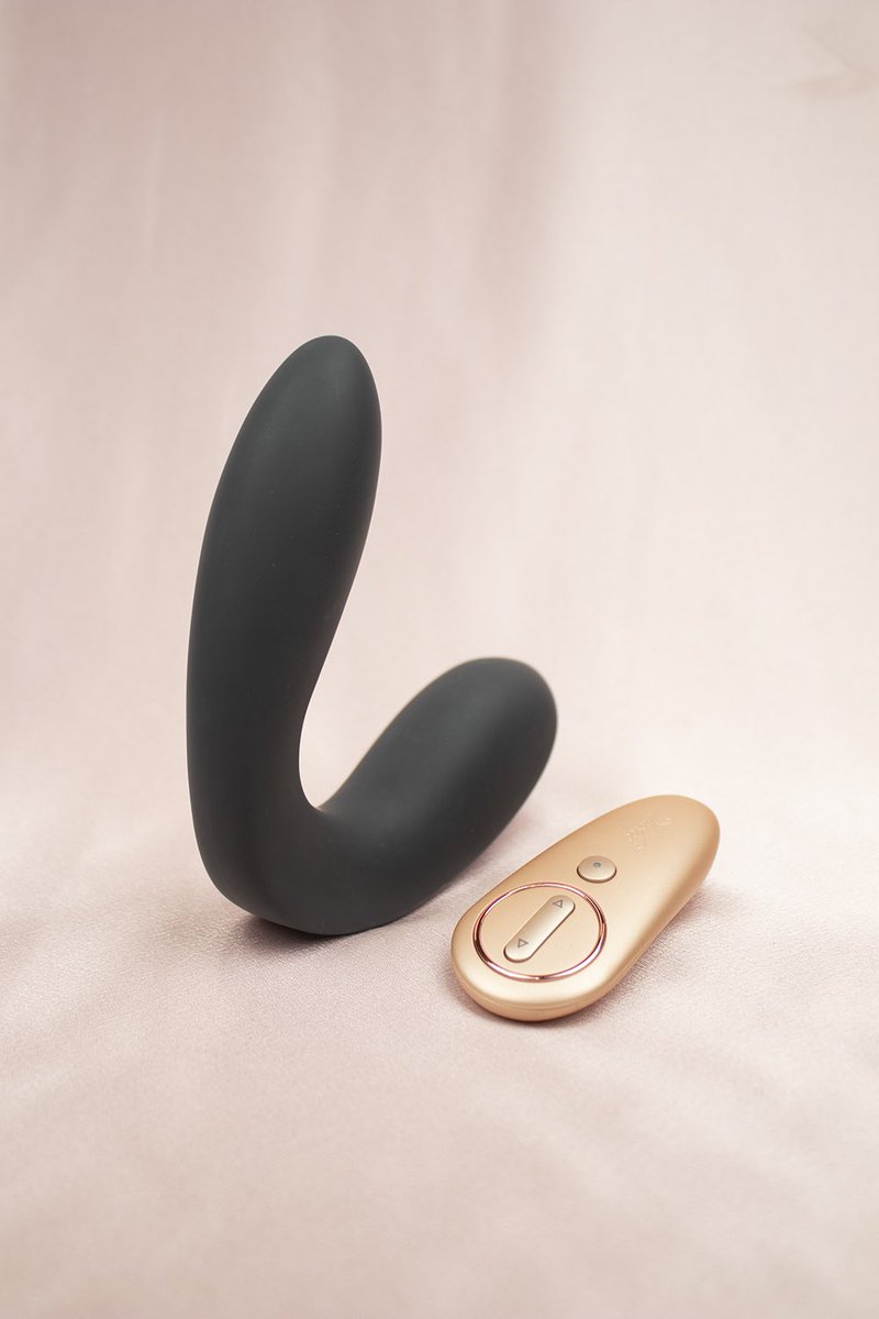 viotec_usa's tweet photo. Hercules is the first Viotec product to feature a remote. Playtime is easy when control is at your fingertips, and even more fun when you pass it to a friend! https://t.co/YtBPpHE0Xm