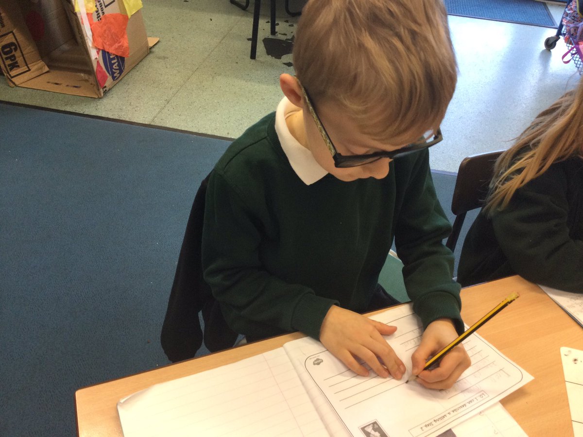 GatesPuffin's tweet photo. Today we wrote a postcard to mummy bear to tell her what it is like on the moon. We were so impressed with the amazing writing from everyone. #WhateverNext #setting #ignitingwriting https://t.co/e2lBmc6dWo