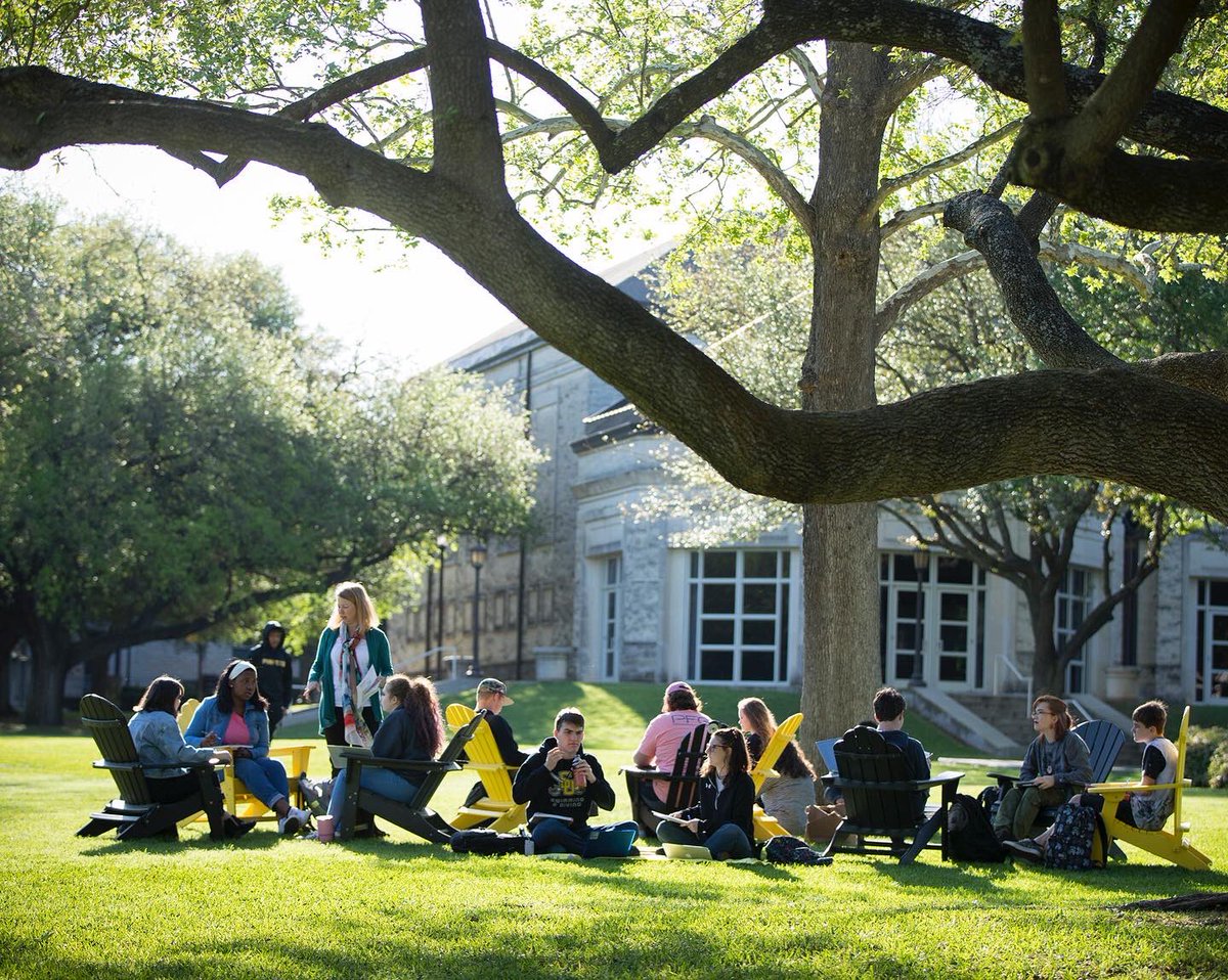 SouthwesternU's tweet photo. Good weather on campus sometimes means having class outside on the academic mall! Have you ever had a class that was held outside? Second picture from 1966 - Credit to @suspeccoll https://t.co/c7DTc9Jh7q
