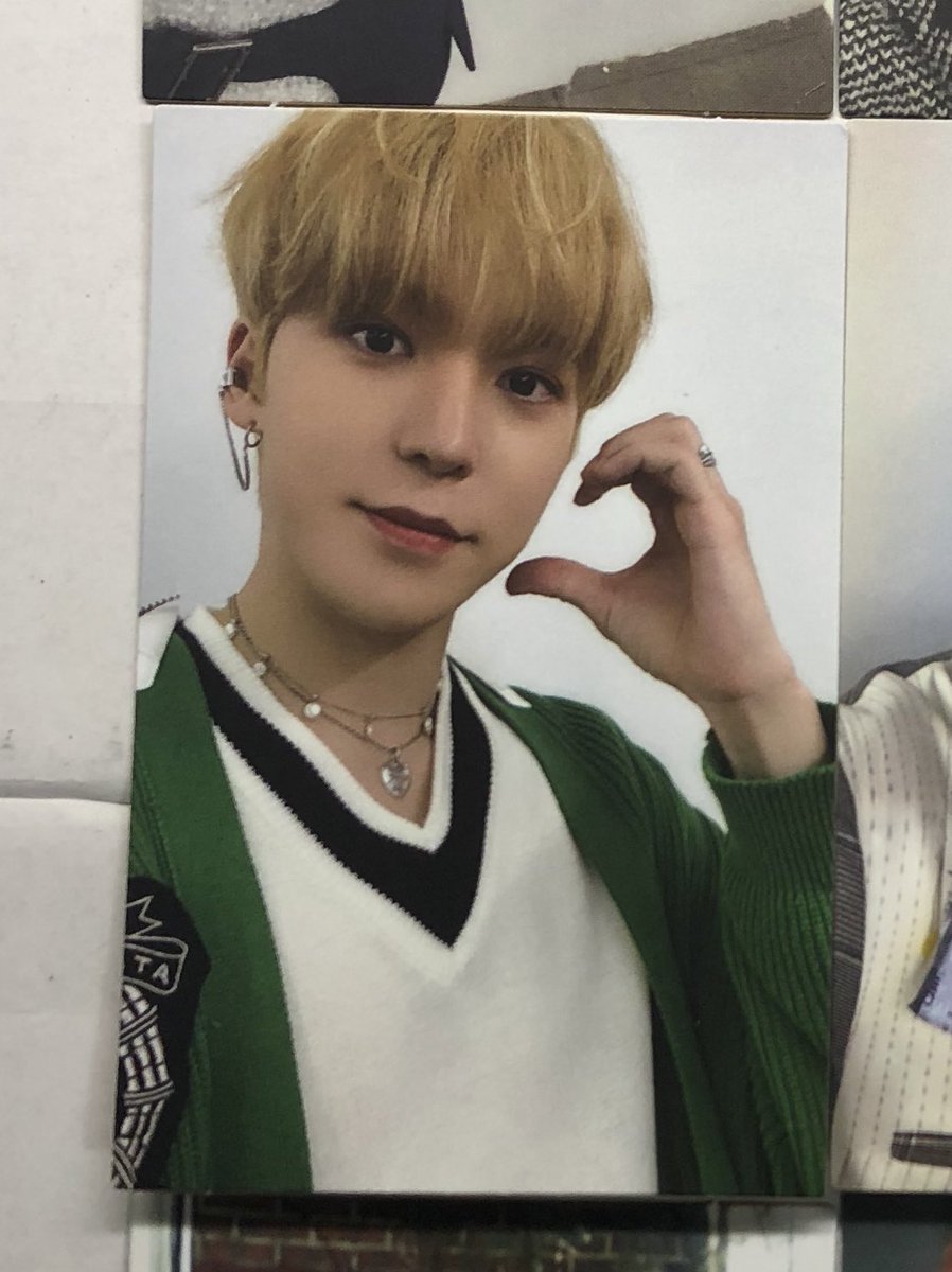 getse_tgo82's tweet photo. @atz_tbz_skz はじめまして、リプ失礼致します🙇‍♀️
こちらのユノとマークをつけたウヨンとの交換は可能でしょうか？ご検討の程宜しくお願い致します。 https://t.co/e6mVR8eScz