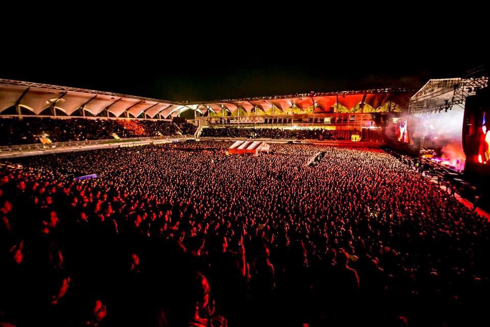 fearlessxsoulss's tweet photo. lleven casco y rodilleras pa cancha wn, miren esta weá https://t.co/XCDZseovKG