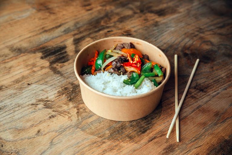 MarketKBarnsley's tweet photo. Looking to try out something new in #2022, then why not grab a bite to eat at Khao Niew Thai Café. 

This looks absolutely #delicious 😋

#MarketKitchen #Meetandeat https://t.co/frvOEy5J9W