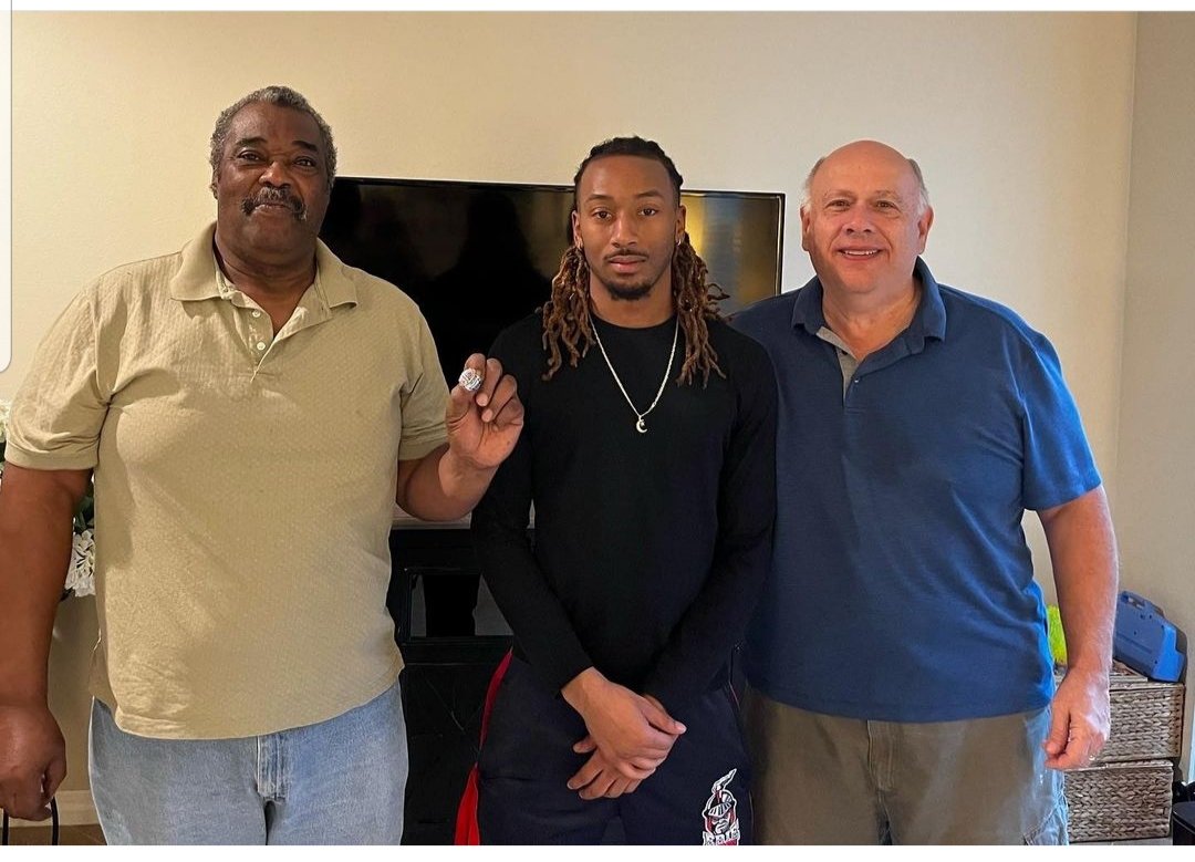 DirtDawg80's tweet photo. Congrats to my nephew @YBk_Kai for winning the #usabowl semi pro football league championship🏆🏆, My father been with my nephew every step of his journey
#D4L #Browns #Wolfpack #BrownsTwitter https://t.co/CtREvUKtg9