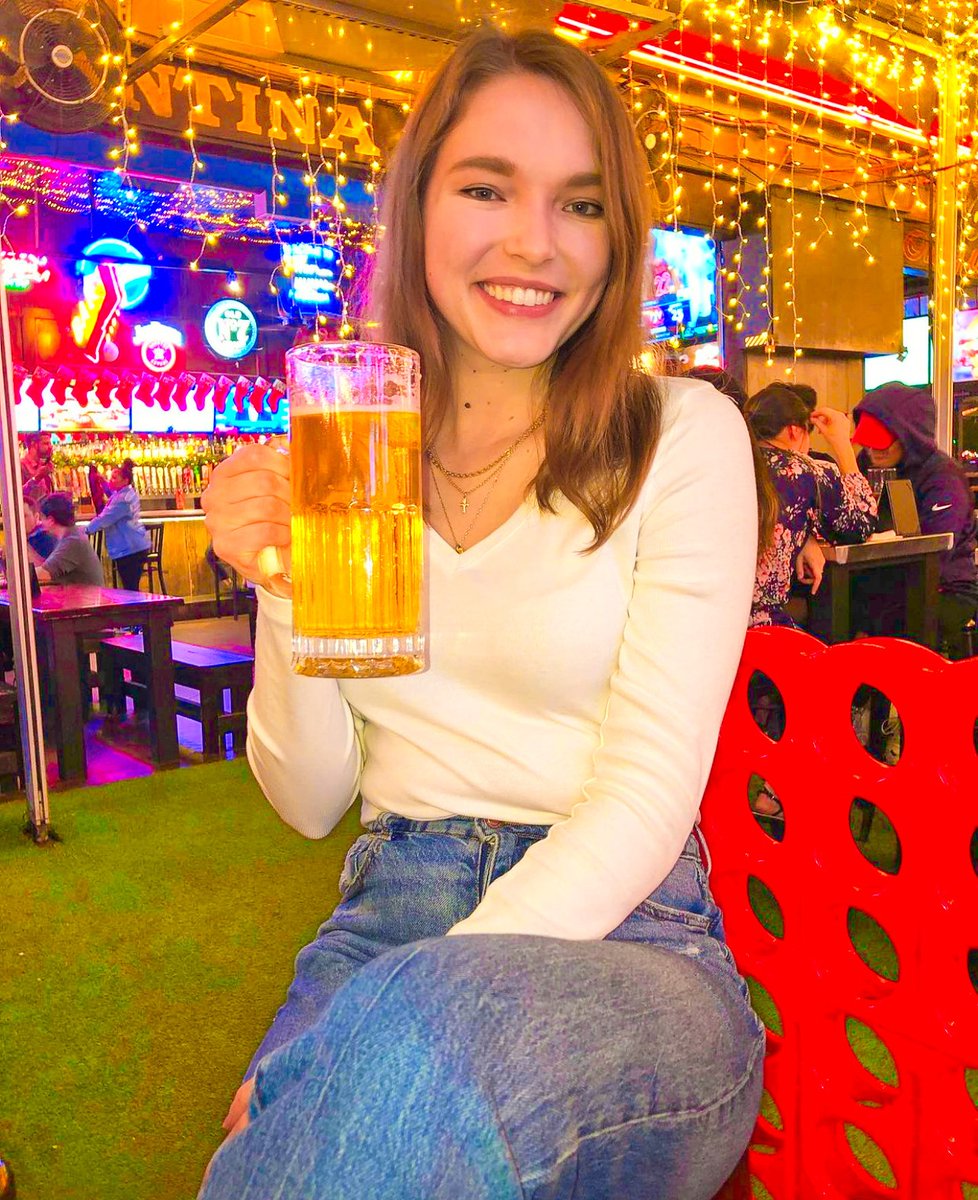 LWmidtown's tweet photo. Calling all trivia nerds and beer lovers โ๏ธ It's Wednesday! We've got big ass beers, steak night AND trivia with @geekswhodrink starting at 8 pm!! ๐ป #LittleWoodrows #HoustonTrivia #DrinkHouston ๐ธ: @yourlocalhoustonian https://t.co/DoHLAzvnMj