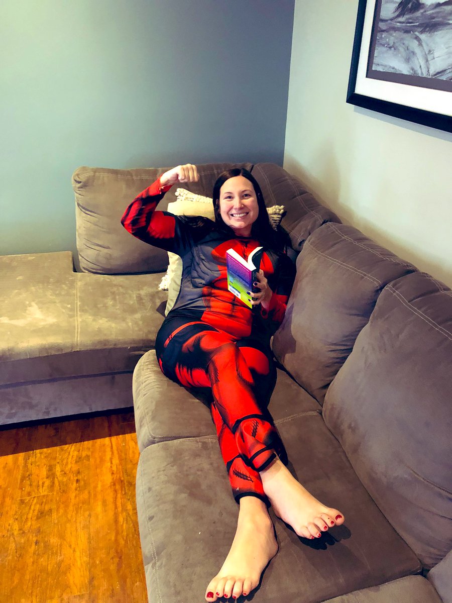MrsBlackwoodNL's tweet photo. Even superheroes gotta find time to read! #wackywednesday @learysbrook 📚🦅 https://t.co/xmhczebdeJ