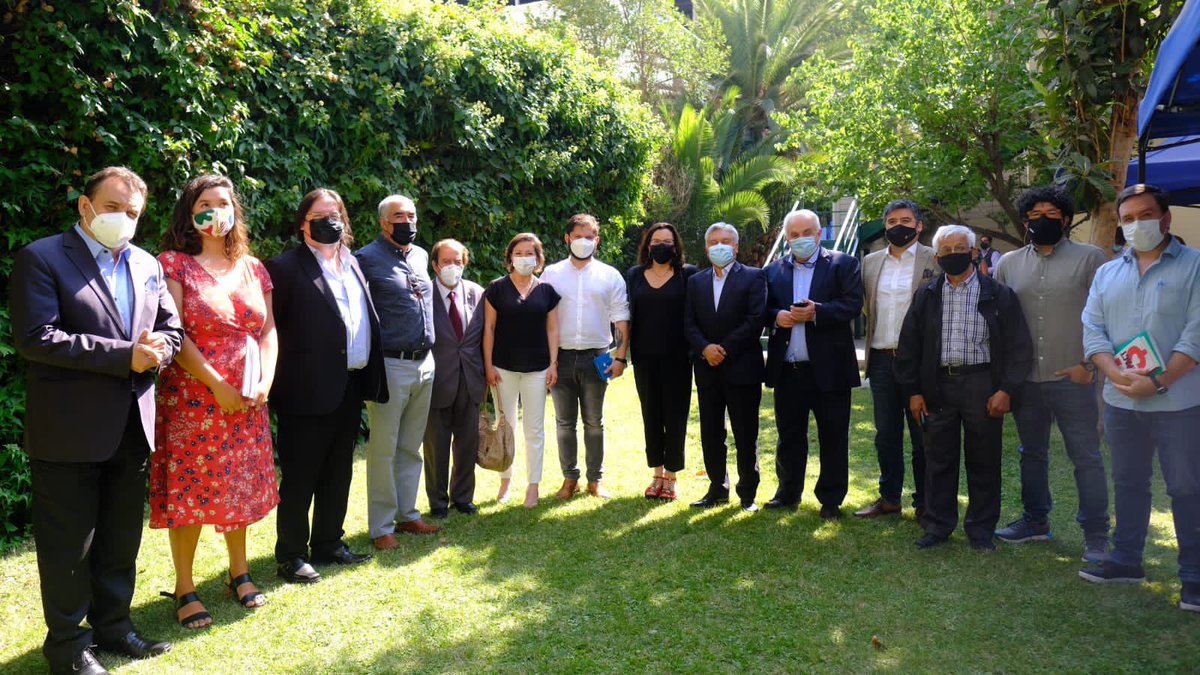 Hoy <a href="/Senado_Chile/">Senado Chile</a> vota en general el proyecto de Compras Públicas, altamente cuestionado por <a href="/ContraloritoCGR/">Contralorito General de la República</a> <a href="/AChilecompra/">Asociación de Funcionarios de ChileCompra</a> y los gremios, necesita muchas modificaciones para la reactivación económica d las #pymes  <a href="/gabrielboric/">Gabriel Boric Font</a> confiamos en lo conversado con ud.