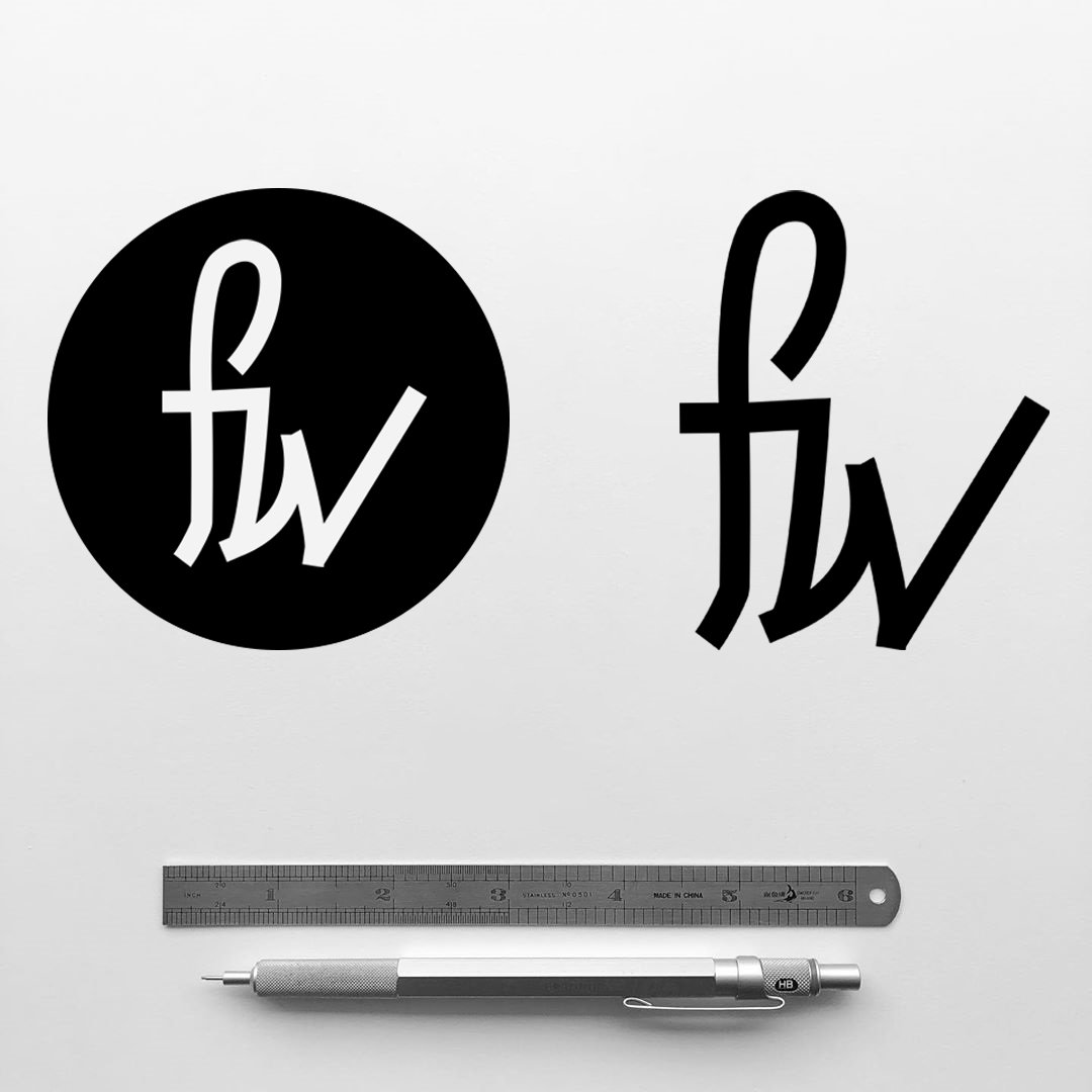 Robertsdesigner's tweet photo. NOW FASHION IS HERE 😊

Check out my latest design for this upcoming fashion brand it's hot 🔥 🔥

#Logo #graphicsdesign #logo_design #LogoArt #logotype #logos https://t.co/nZyunCCyve