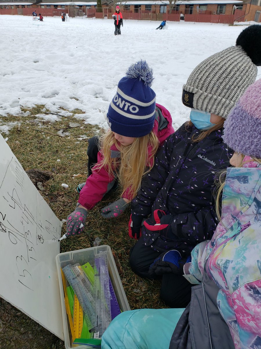 Mrs Daley Twitter Tweet: We took our math to the field for #outdoorlearning to explore measurement benchmarks this morning! I wonder how much is 30cm? We estimated and checked our work. Then we wondered about the distance around the shapes we made. #studentledinquiry @gedsb @Miss_Buckle https://t.co/YBTiLQDPkS