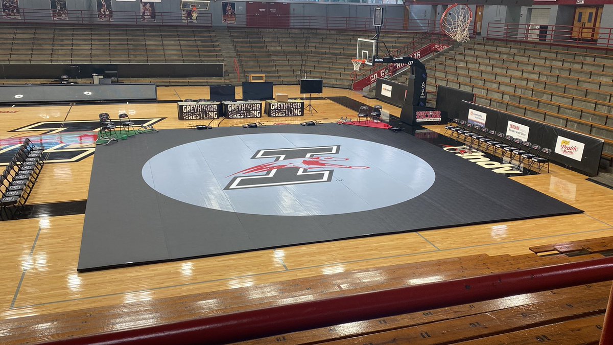 We need the mob squad to show up tonight at 6PM for our big GLVC dual with Lindenwood. GO HOUNDS!