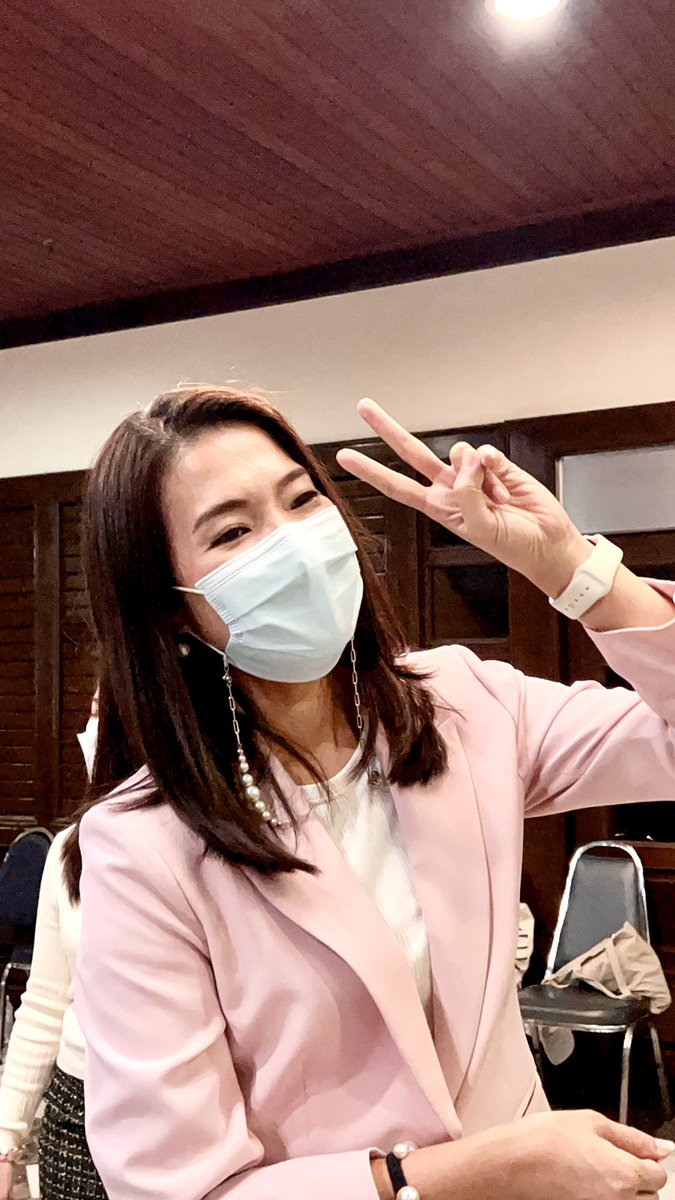vxvillkwn's tweet photo. ท้องฟ้าที่สวยที่สุดก็คงจะเป็นท้องฟ้าที่พี่อิ่มถ่าย เส้นโค้งที่สวยที่สุดก้จะยังคงเป็นรอยยิ้มพี่อิ่ม คนสวยที่สุดในใจหนูก็ยังคงเป็นพี่อิ่มเสมอมาและตลอดไป รักพี่อิ่มมากๆเลยนะคะ คำบอกรักพี่อิ่มออกมาจากใจทุกคำเลย ดีใจที่ได้พบกันค่ะ น้องวิวรักพี่อิ่มมากๆเหมือนเดิมเลยนะคะ @aim_theerarat https://t.co/05NTtvzOY5