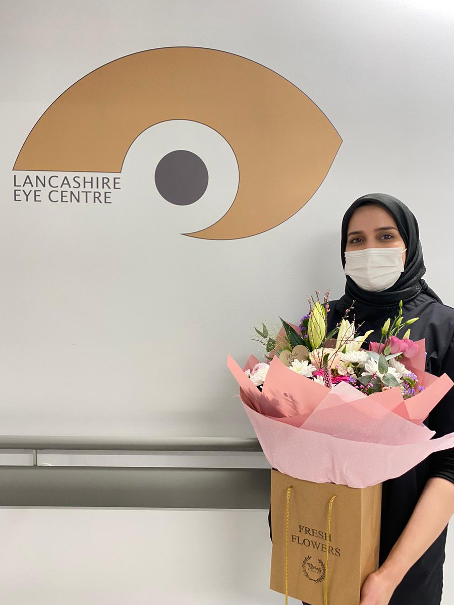 Sadly we said goodbye to our lovely colleague & friend last week but just wanted to wish her all the very best on her super exciting adventures to the UAE @MoorfieldsUAE will be lucky to have you Akchlass! 💐✈️🗺💛👓🌍 #optometry #goinginternational✌🏼