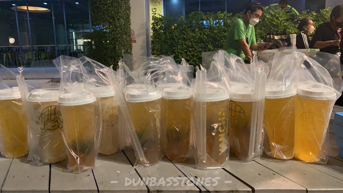 DB___ST's tweet photo. #DunBasStonesDelivery
| คุณพี่คุณน้อน ณ กองถ่าย #GenYss2Q23 19.01.65 |
เติมความสดชื่นชุ่มฉ่ำยามดึกด้วยเครื่องดื่มเย็นๆชื่นนนนใจ ขอให้คืนนี้เลิกกองไม่ดึก มีแต่ฉากหวานๆเหมือนเครื่องดื่มนะค้า ขอบคุณน้องบูมด้วยค่า
#dunromch #บาสเด็กอ้วนที่แท้จริง
#DunBasStones https://t.co/PDOrEwxYmn