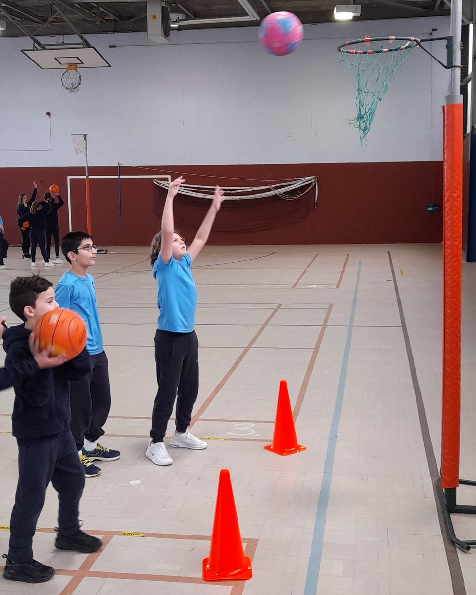 HC_Scotland's tweet photo. #HamiltonPE staff and some of our #HamiltonSeniorSchool learners completed a Netball Coaching Course, delivered by Ann-Marie Treacy from #NetballScotland.  

Our #HamiltonJ6 and #HamiltonS4 classes also received some expert Netball coaching.  

#HamiltonWisdom #HamiltonConfidence https://t.co/cTjXuPR3vz
