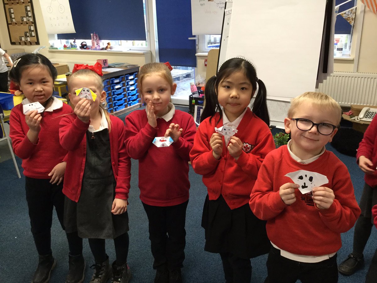 badgers_Y1Y2Stl's tweet photo. We have been persevering when creating an origami dog in Year 1 yesterday. They did so well following the instructions 😁 #stlRE #stlreflectionarea #stlschoolvalues https://t.co/YBArjo4NYd