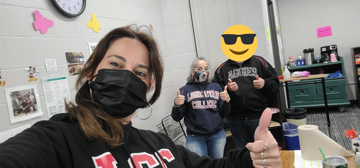 MargieC1976's tweet photo. Collage Day at the Creek! With our WBL student! Lonestar and Aggies!
#RamRewards
#RPND
#Maydeforthis
#CollageDay https://t.co/irowXMD3It
