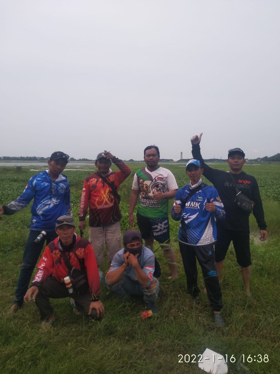 Putrasnp_Kudus's tweet photo. alhamdulillah ngetrip 🎣 🎣 🎣  di waduk Jotosanur Lamongan  

minggu, 16 januari 2022 berjalan dengan lancar,,,  walaupun lgi sakit tetap terobati https://t.co/wqs5e6N8TF