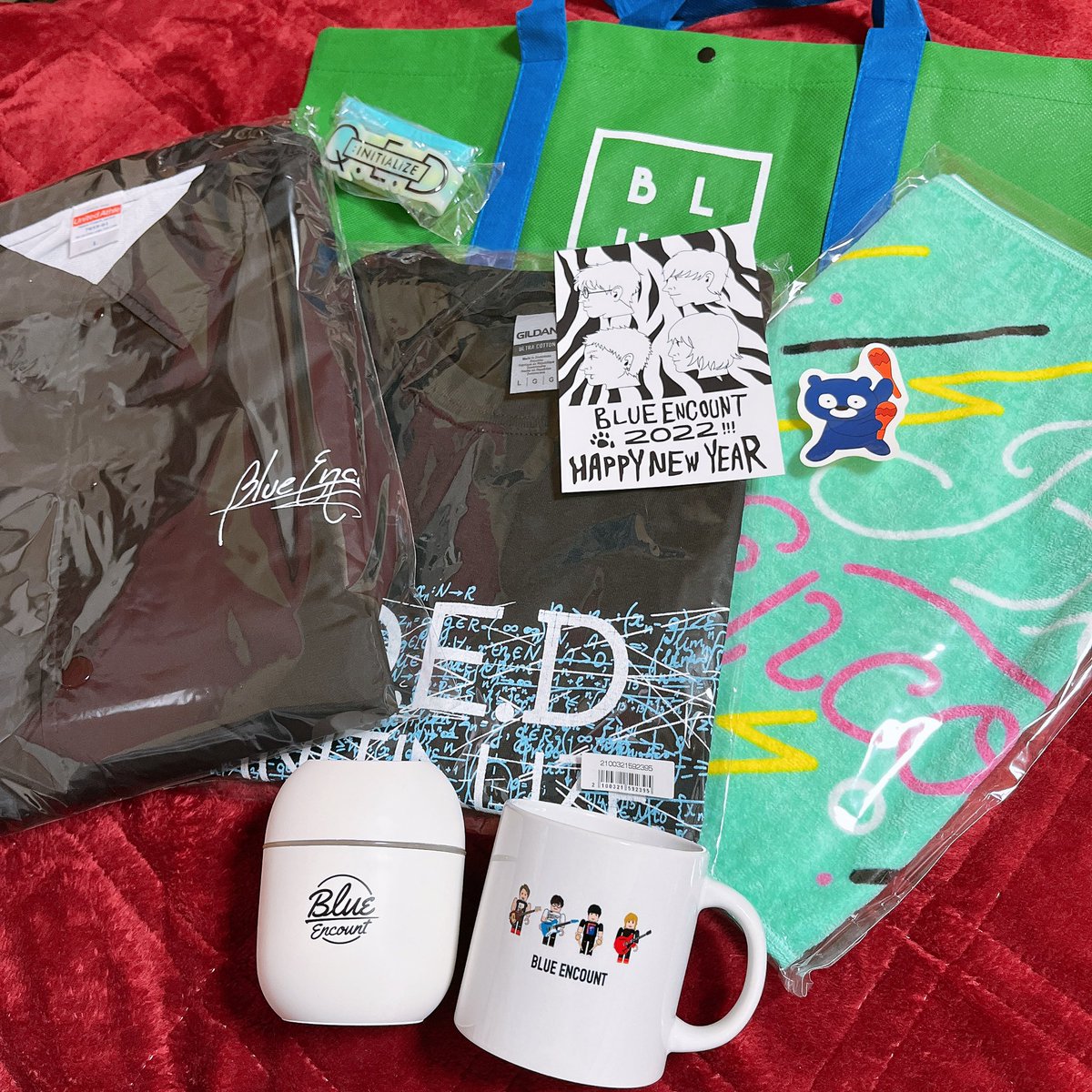 tsky23__oO's tweet image. ブルエン福袋〜💜

最近なんもグッズ
買ってなかったから
持ってないものばっかり✨

コーチジャケだけ持ってるー
誰か欲しい人いません？
定価よりは安く譲ります←

そしていちばん嬉しいのは
ミニ加湿器なんだよね〜🥰
いろんな人の見てたけど
ミニ加湿器入ってた人
まだ1人も見てないんだが。。