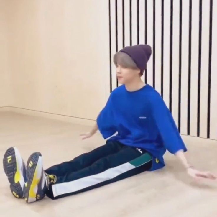 minfaiiry's tweet photo. Hey this is to remind Jimin wants you to take care of yourself. Do what he says😾 💖 https://t.co/DVKX3UUGFv