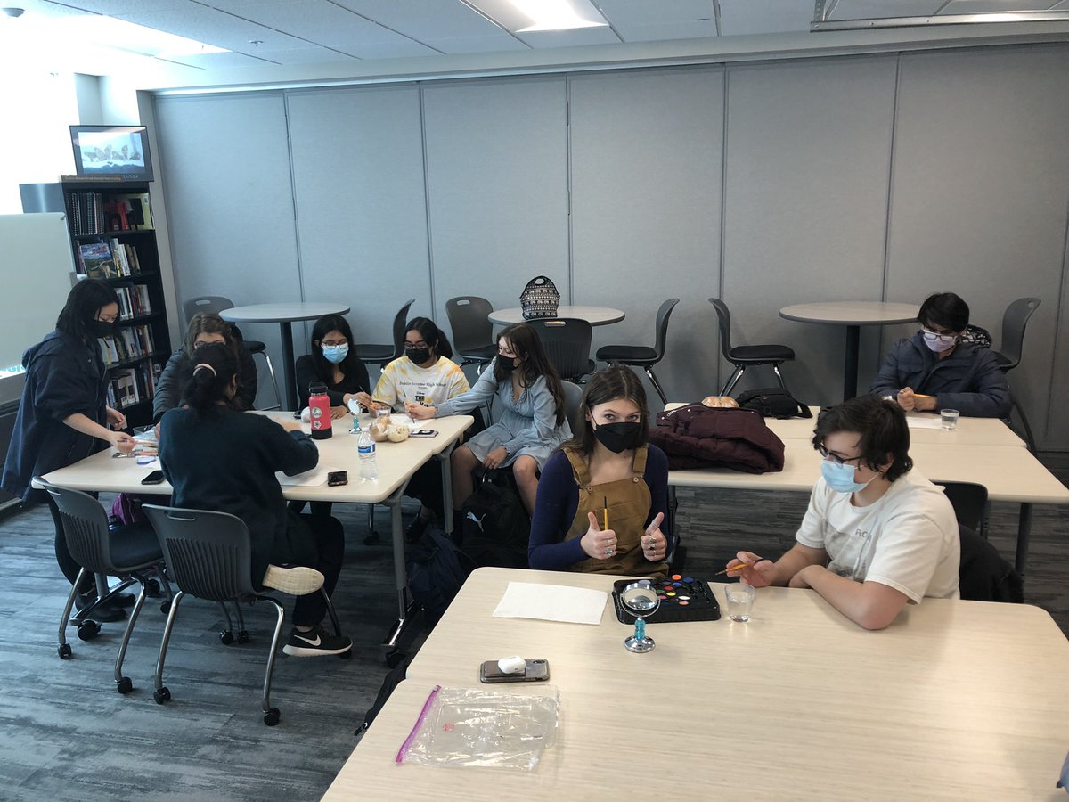 Dublin_IB_CAS's tweet photo. A day of student-directed Learning in @DublinIB with @Dublin_IB_CAS ! Face painting and public speaking! https://t.co/3FHSz4ETMp