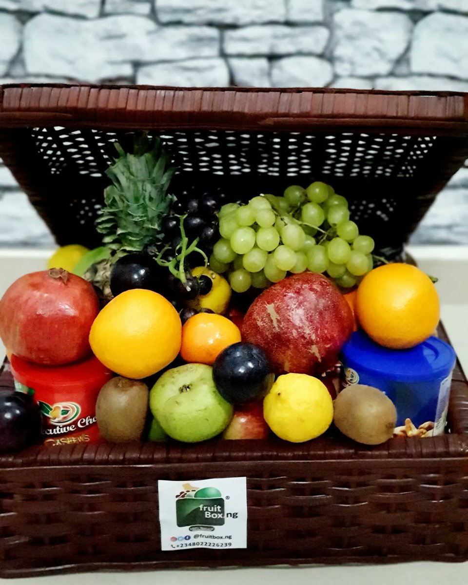 FruitBoxNg's tweet photo. Hello #AbujaTwitterCommunity let's be your fruit basket hamper plug!! https://t.co/c8hBbgLrn0