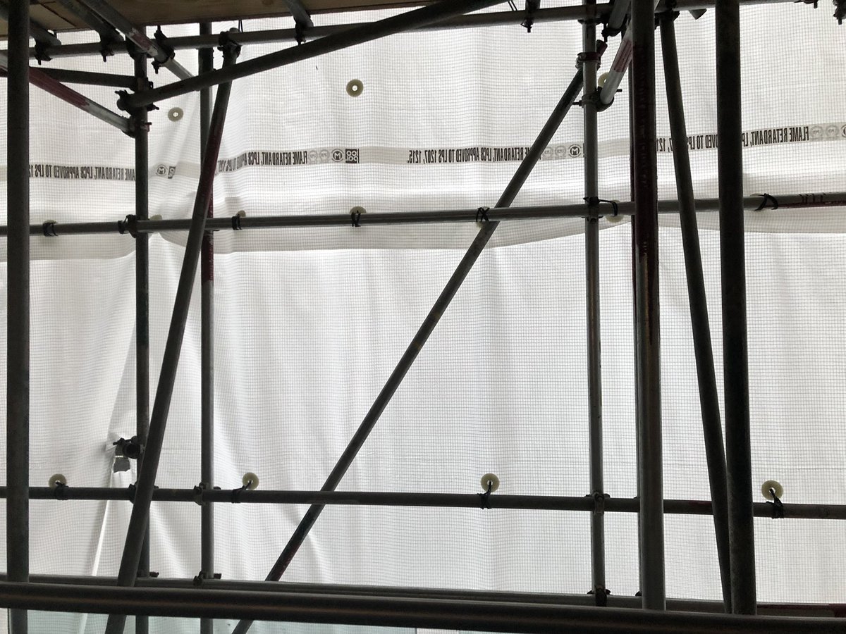 So, it’s finally happened, after months of scaffolding &amp; mind numbing drilling, #LifeBehindMonarflex has begun. 

Not a shred of daylight. 

And due to high demand for cladding materials and global supply chain issues, we are delayed INDEFINITELY. 

#BuildingSafetyCrisis